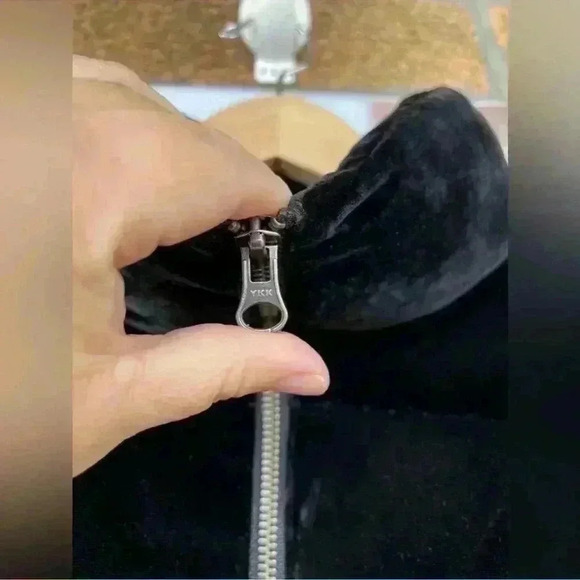 Bella Dahl black velvet puffer XS - Picture 4 of 13